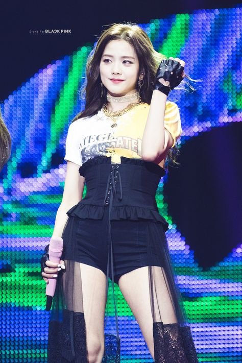Best Jisoo outfit - 1