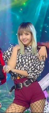 Best Lisa outfit - 2