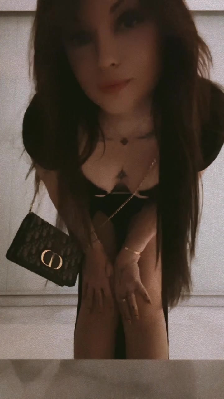 Influenceuses Tiktok/Youtube - 1