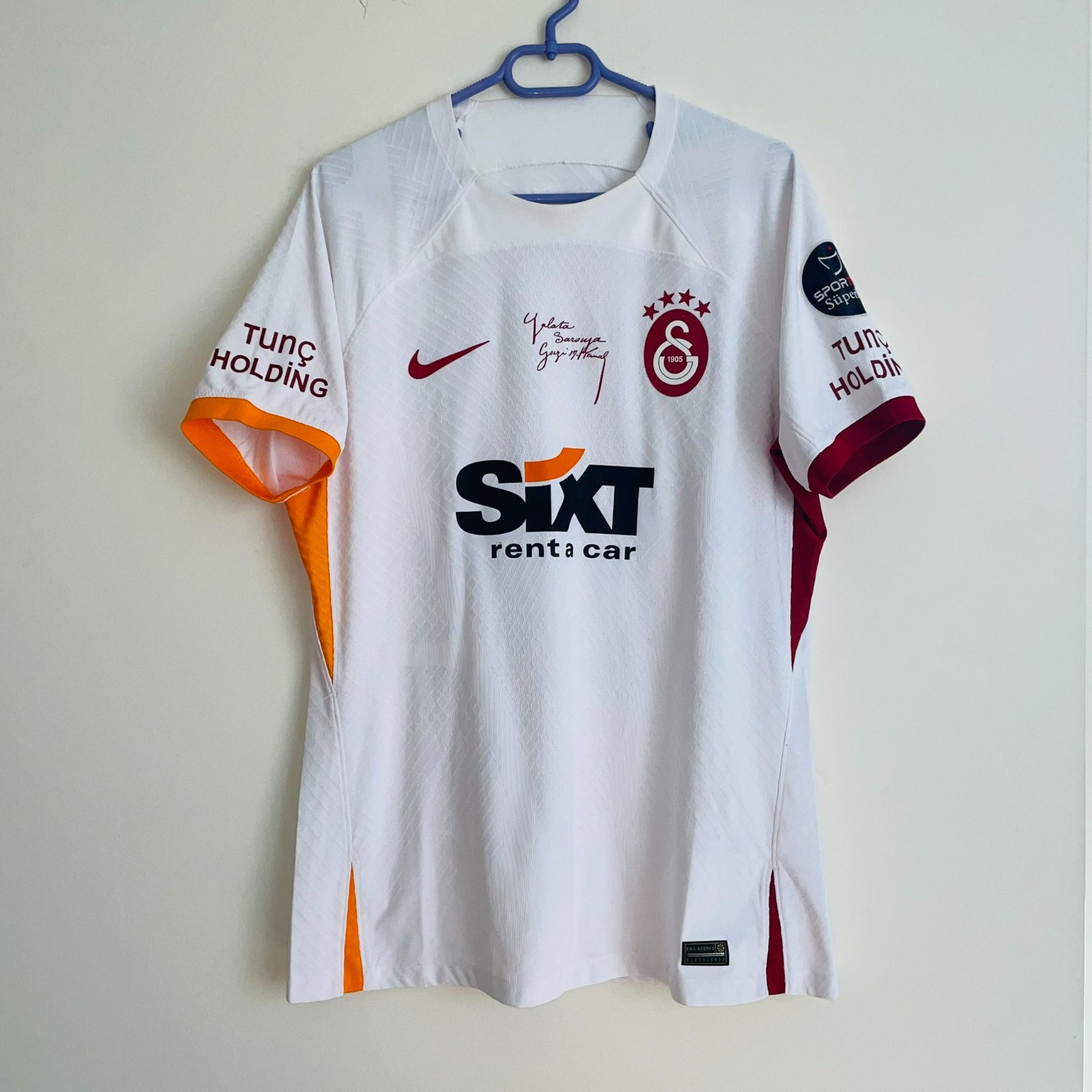 En İyi Alternatif Forma (4 Büyükler) - 1