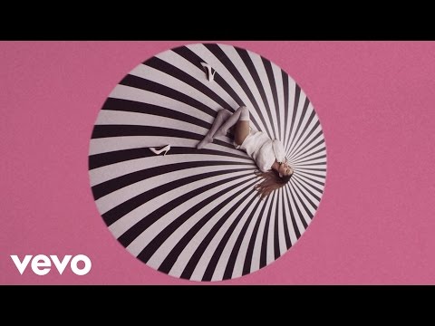 Whitney vs Mariah vs Ariana - 2