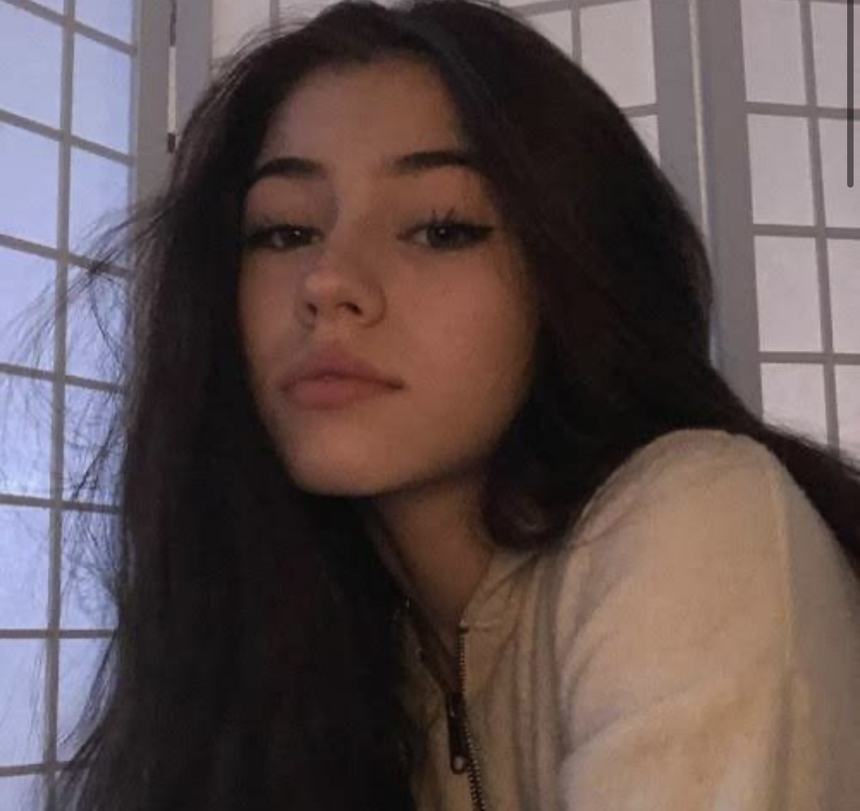 Pretty Girls - 2